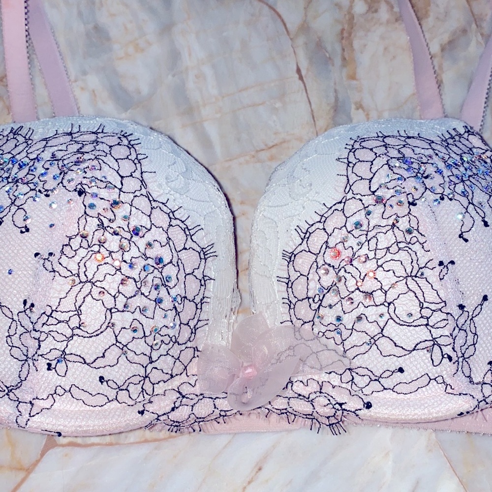 Rare 32B Dream Angels Crystal Bra Pink Crystal Lace Bra - Picture 12 of 13